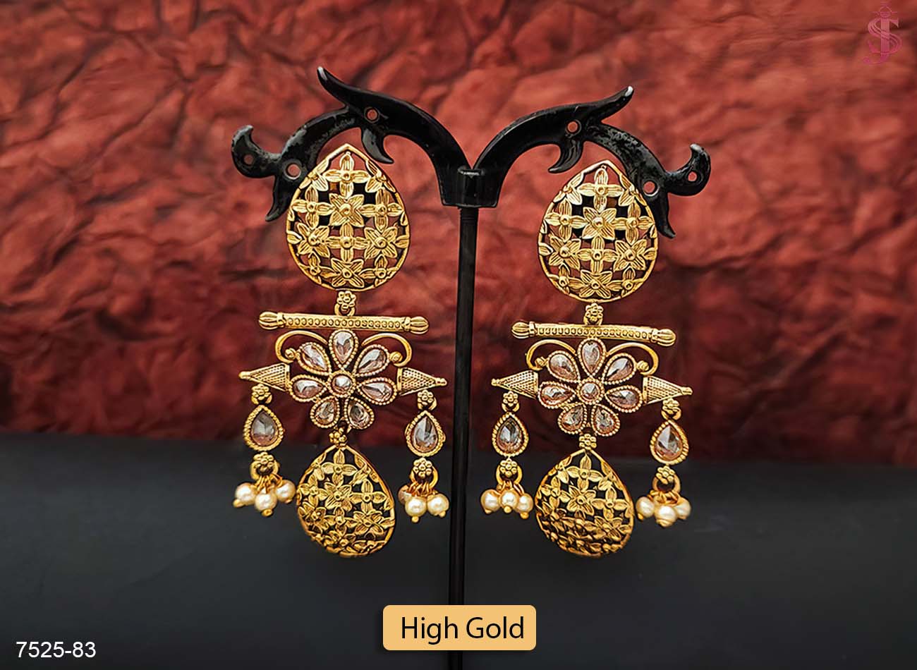 Flower type antique earring
