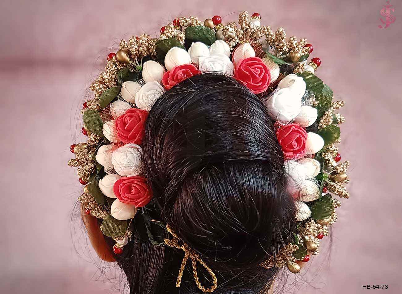 Red and white hair gajra