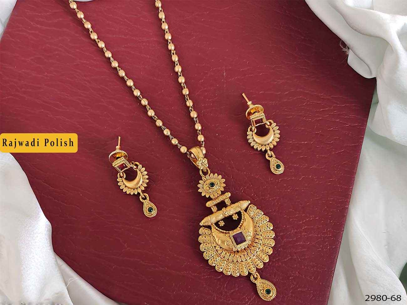 Beautiful chakri shape pendant set with earring