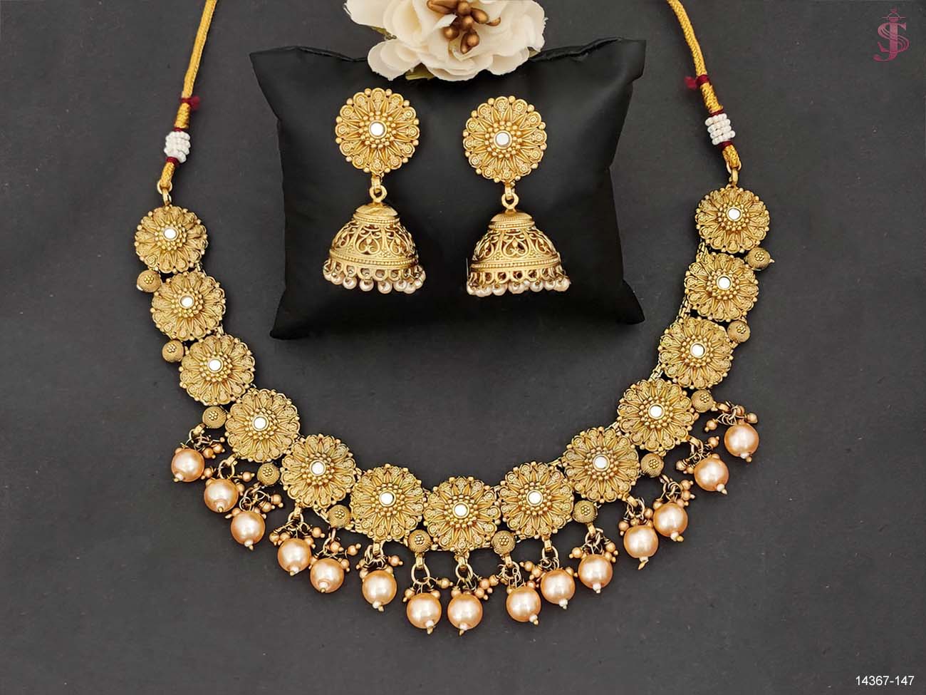 antique flower desinger necklace set