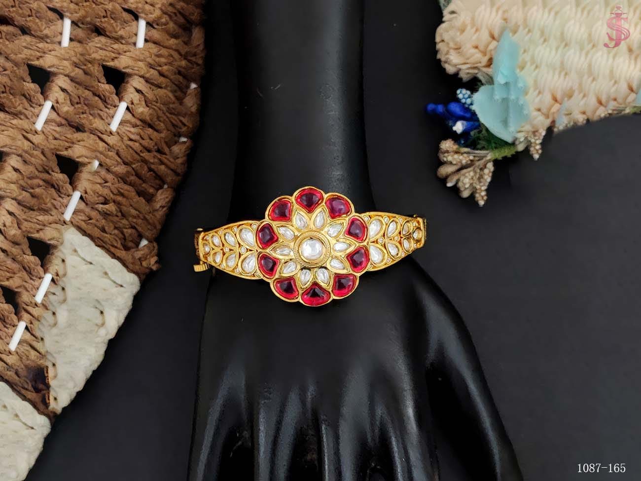 Flower kundan kada