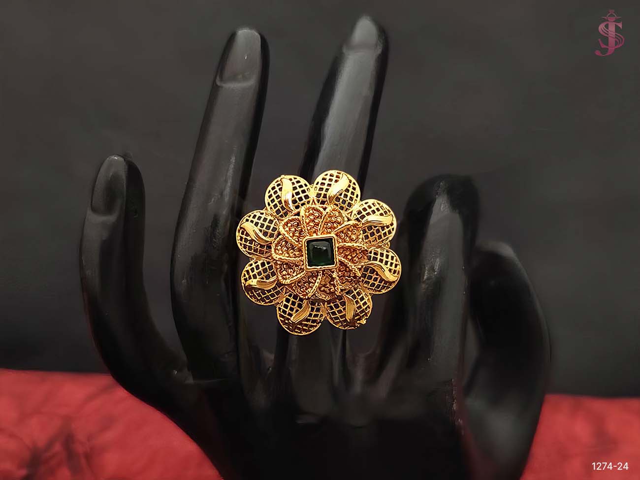 Flower Kundan finger ring