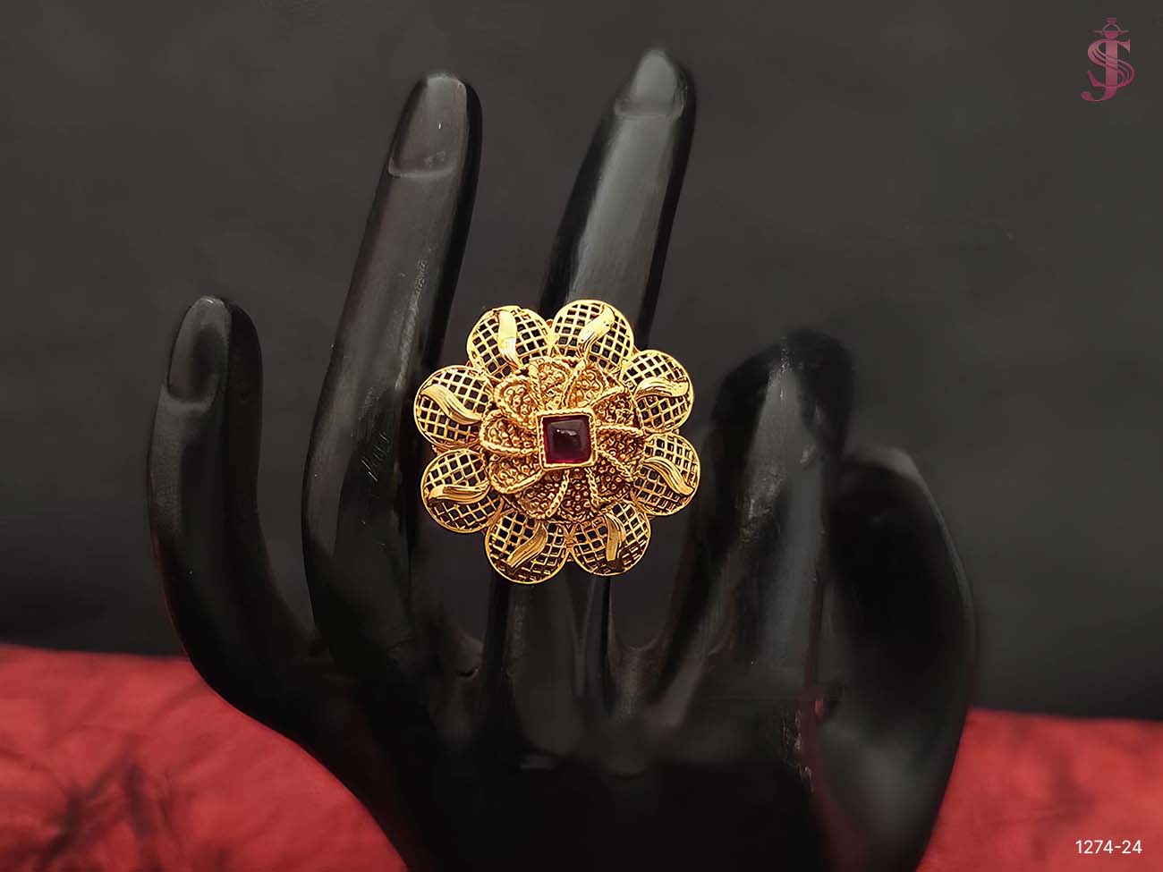 Flower Kundan finger ring