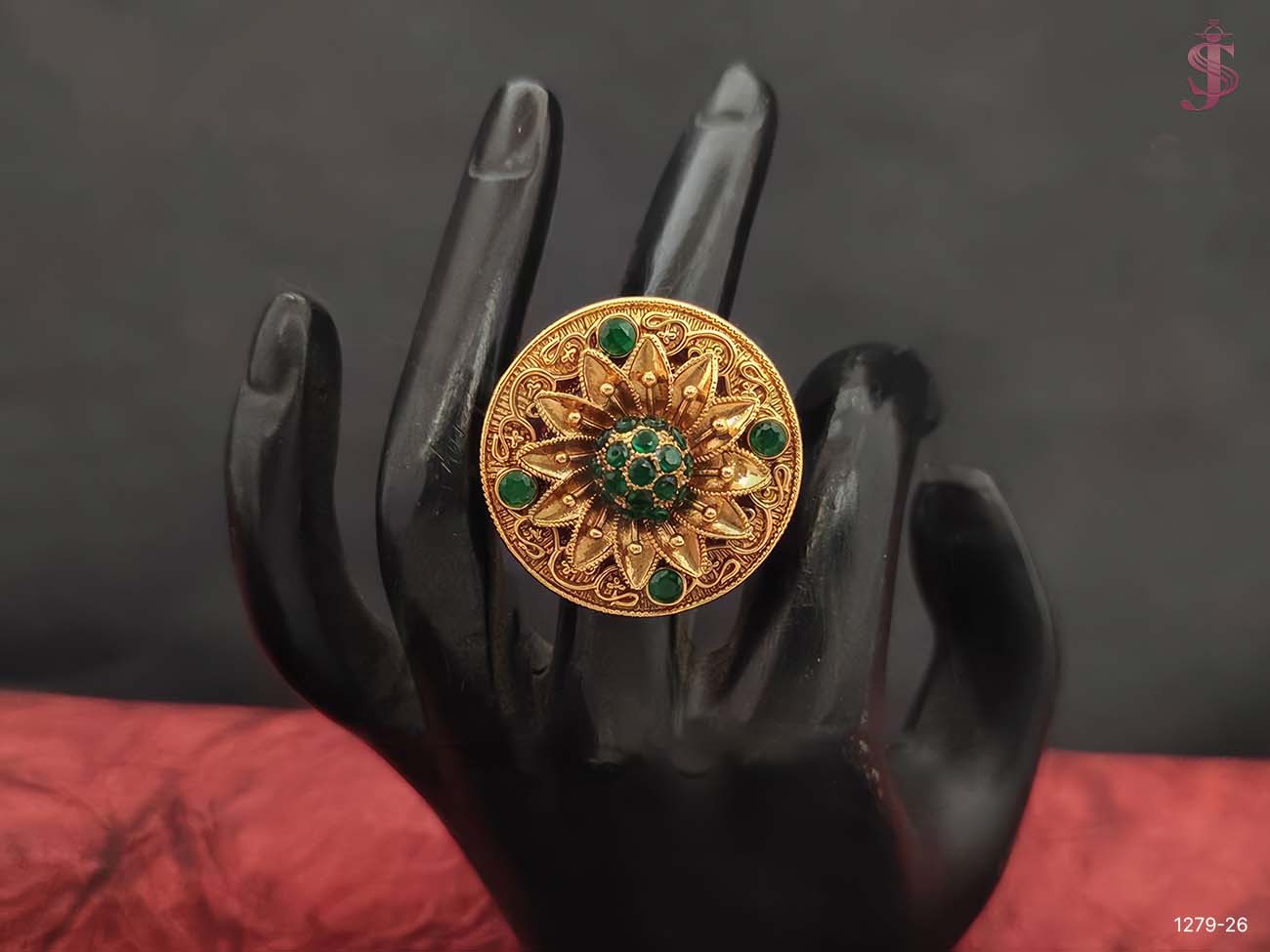 Flower Kundan finger ring