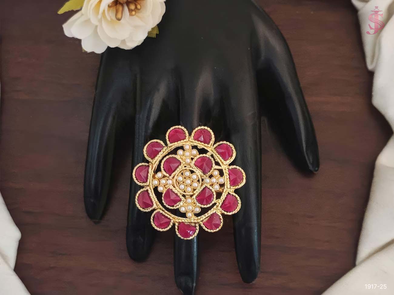 Flower Kundan finger ring