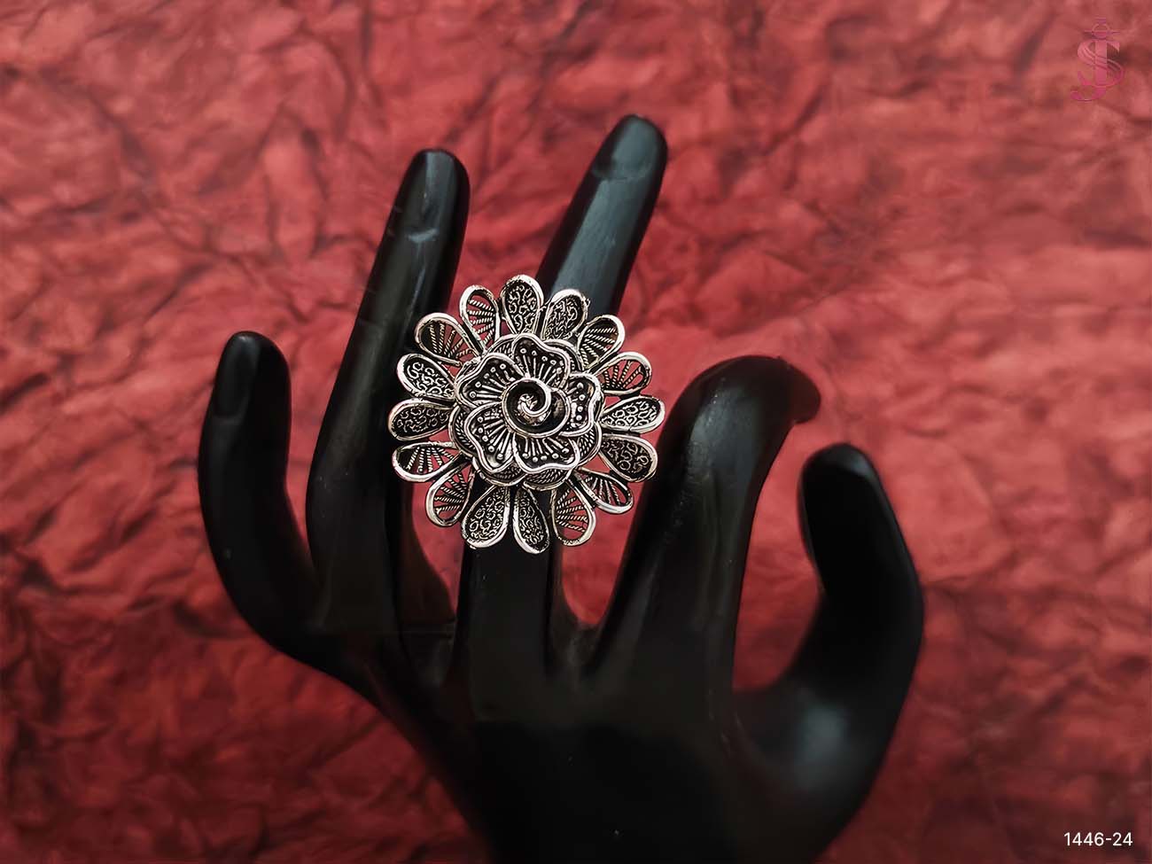 Flower Oxidized Silver Finger Ring