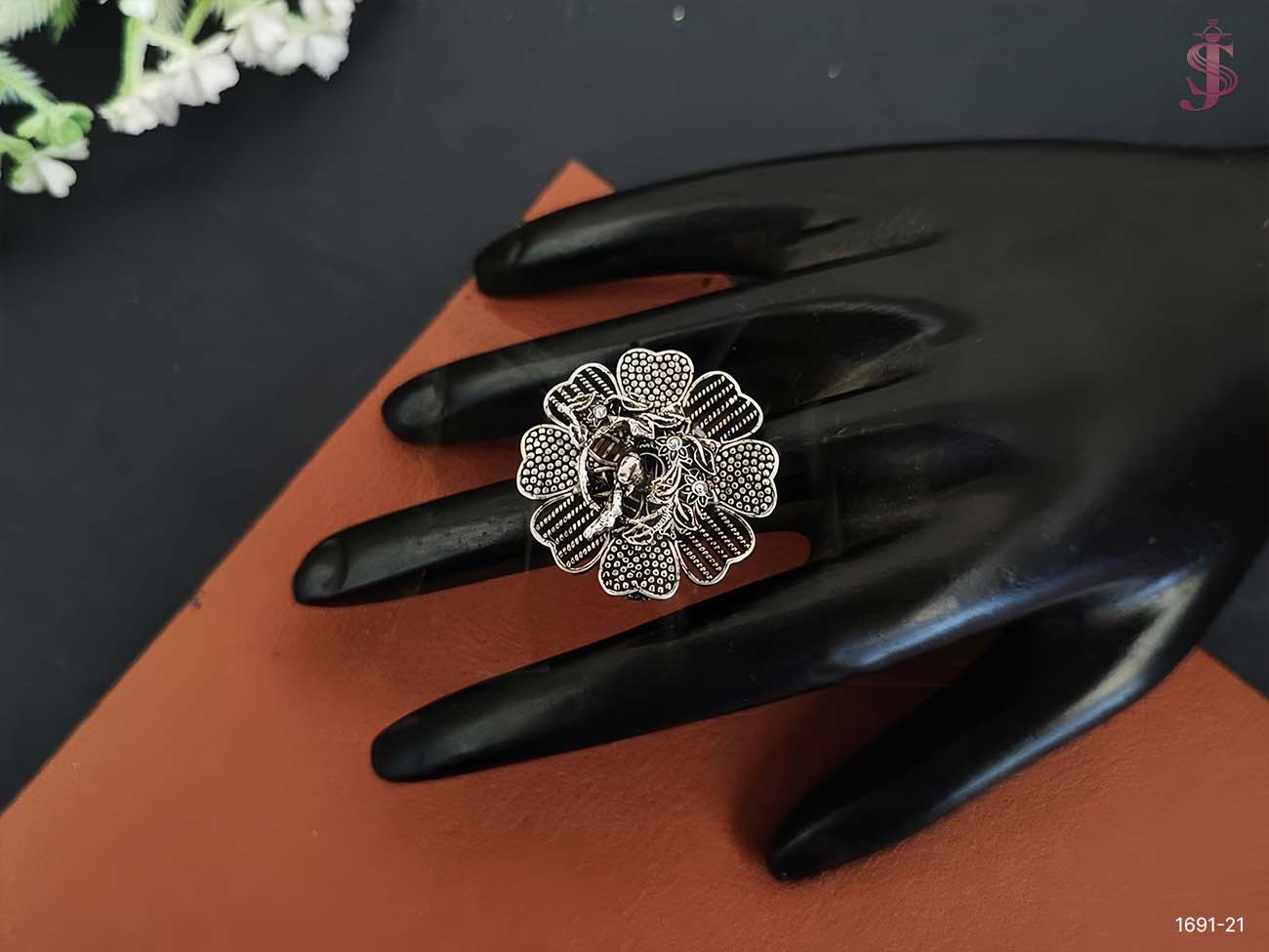 Flower Oxidized Silver Finger Ring